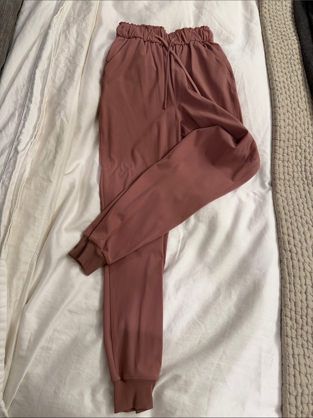 lululemon athletica Dusty Rose Drawstring Joggers